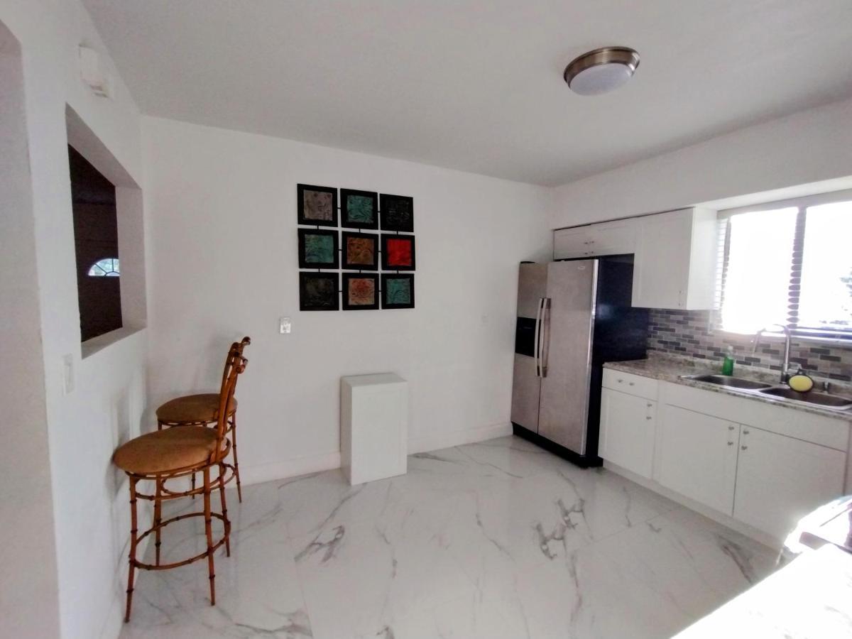 Cheerful 3-Bedroom Home /Ac+ Free Parking North Miami Beach Exterior photo